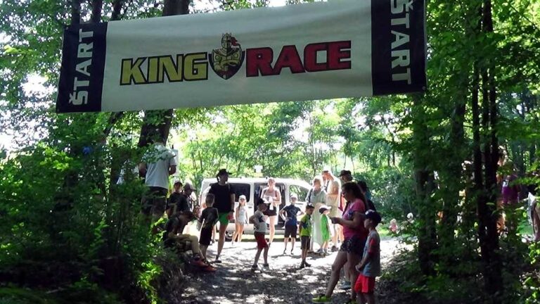 Detské prekážkové preteky KING RACE na hrade Revište. VIDEO